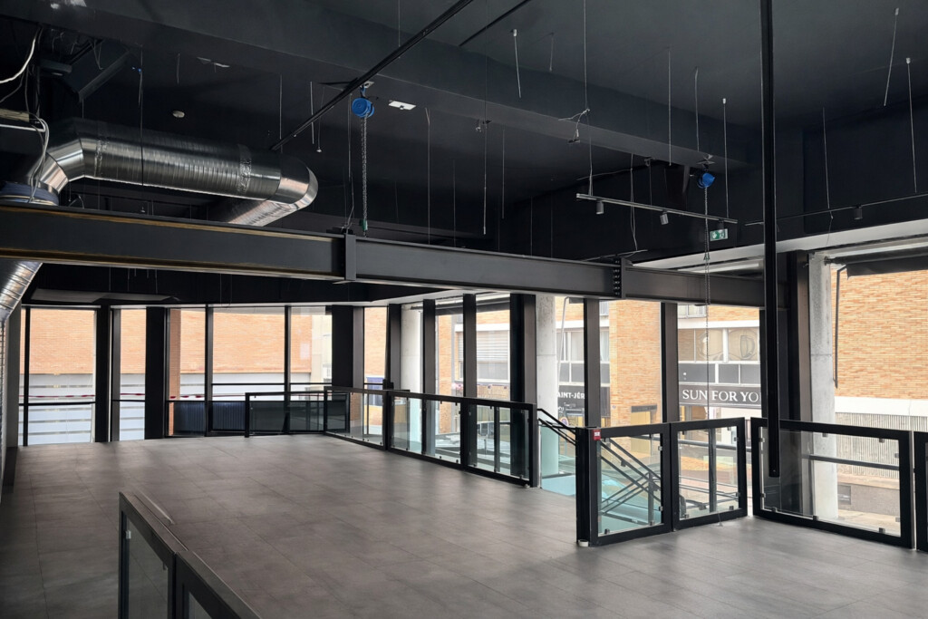 Structure métallique Toulouse restaurant Gaïa mezzanine et garde-corps.